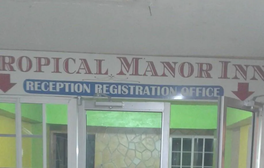 호텔 Tropical Manor Inn Half-Way-Tree 킹스톤