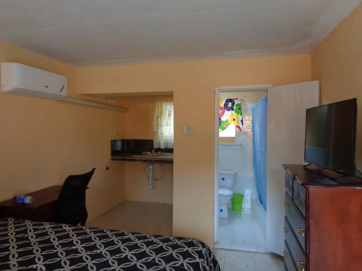 Tropical Manor Inn Half-Way-Tree Kingston 4*,  Jamaica